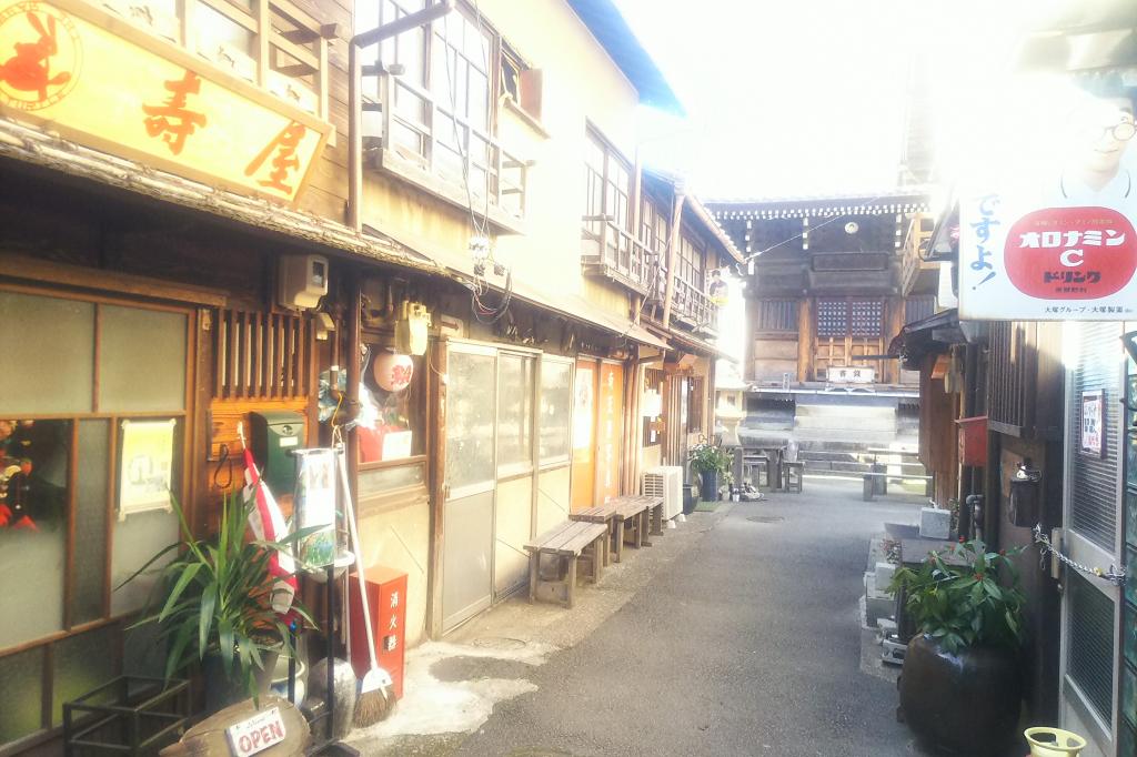 レトロな雰囲気ただよう松應寺横丁