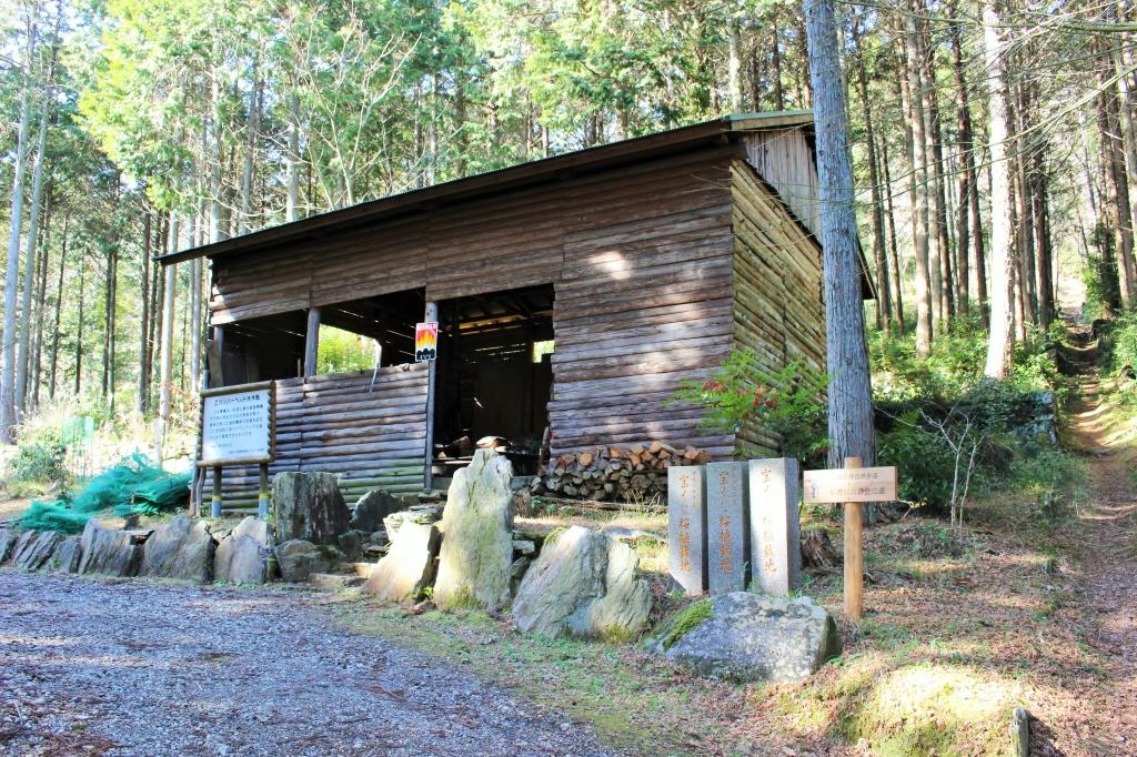 山留舞会の皆さんの休憩小屋・資材置き場