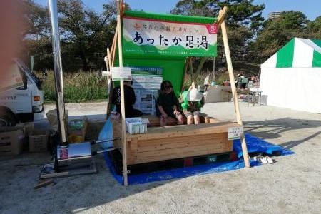 額田産ヒノキを使用した足湯も楽しめます！