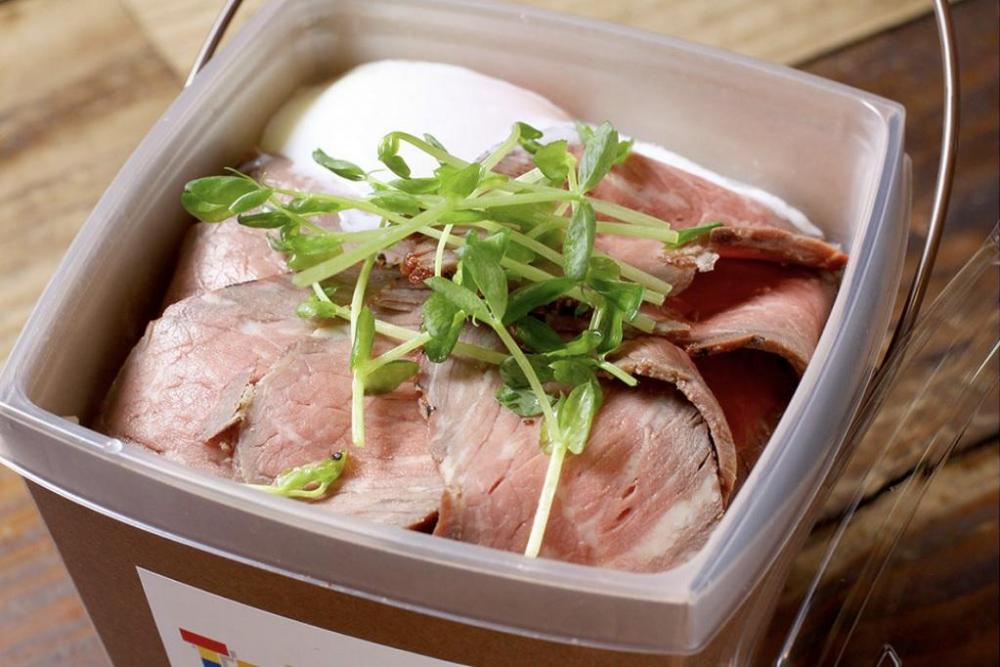 TOY BOX／ローストビーフ丼／1,000円（税込）