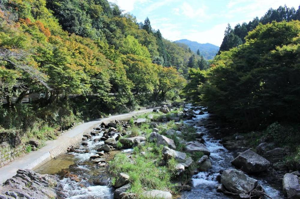 美しい渓谷と清流「乙川」は岡崎屈指の癒しの空間