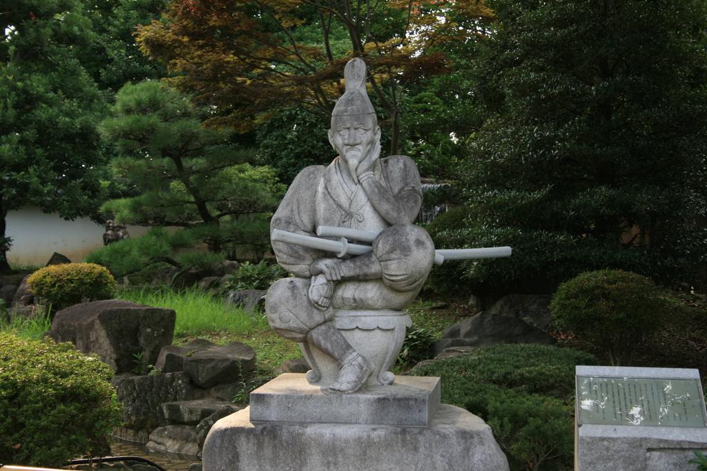 しかみ像 見どころ 施設紹介 岡崎公園 岡崎おでかけナビ 岡崎市観光協会公式サイト