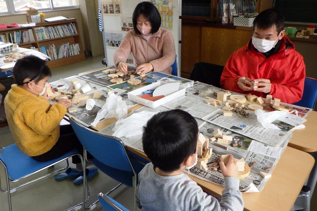 額田の間伐材がランプツリーの土台になります