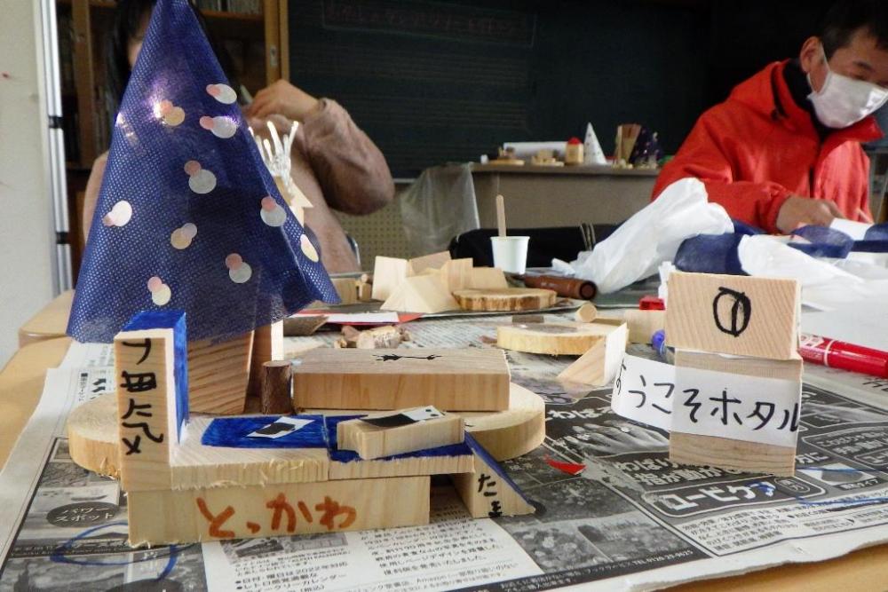 ホタルの棲む鳥川や、看板まで再現してくれています！