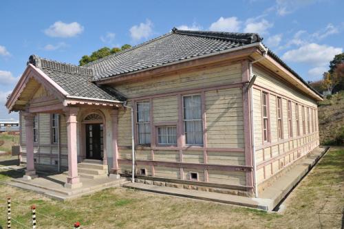 旧愛知県第二尋常中学校講堂