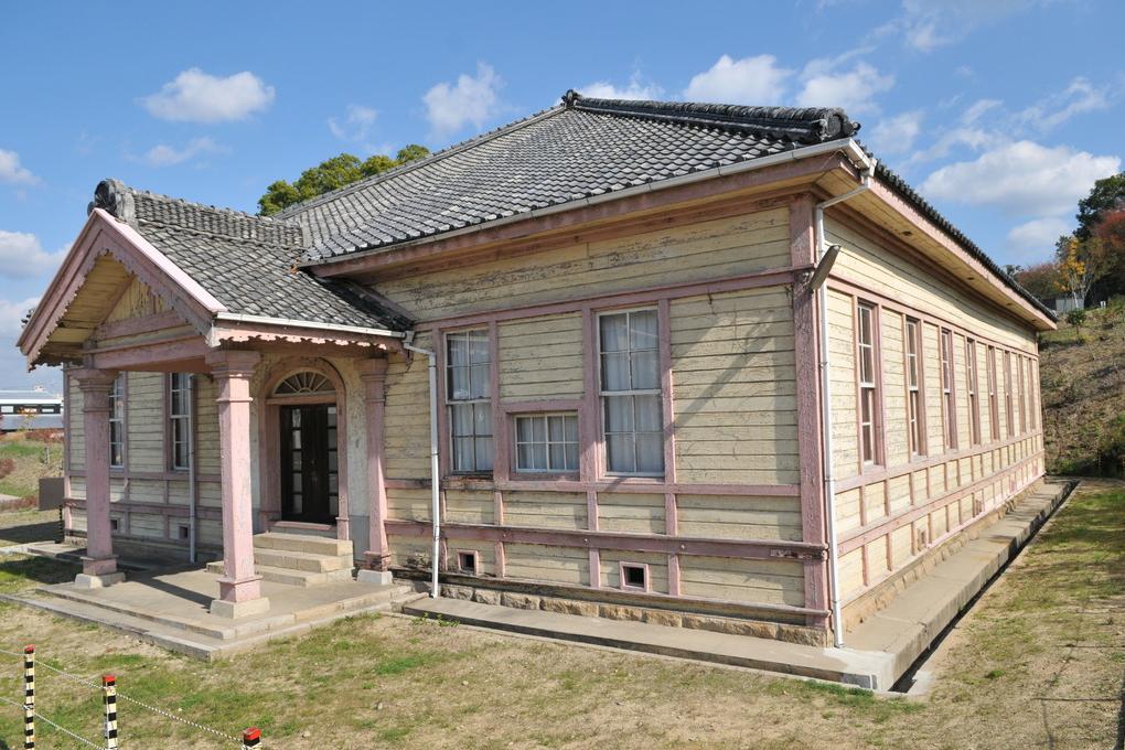 旧愛知県第二尋常中学校講堂