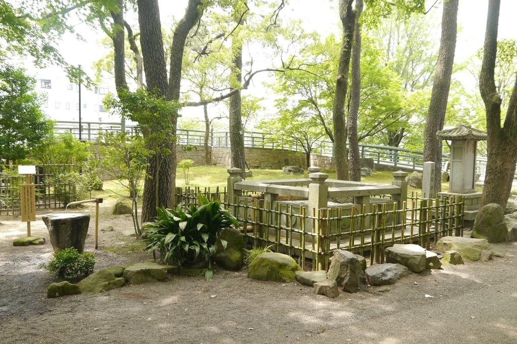 東照公産湯の井戸｜見どころ・施設紹介｜岡崎公園｜岡崎おでかけナビ