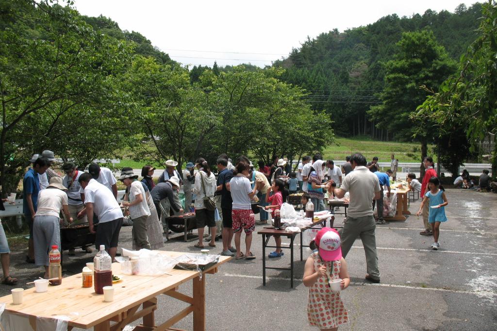 ニジマスつかみ＆バーベキューと五平もちin千万町楽校