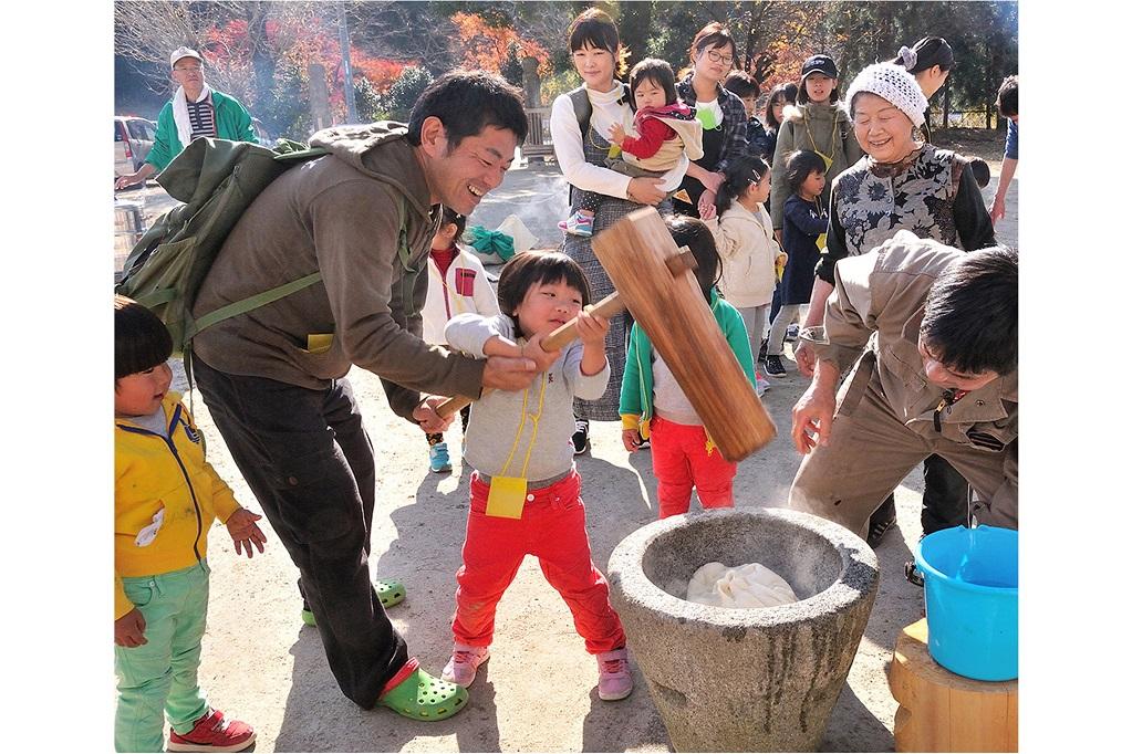 オクオカ冬の体験　もちつき体験とお正月飾りづくりin千万町楽校