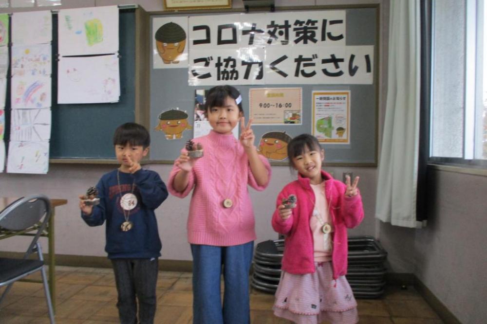 「ねんりんペンダント」と「どんぐりのみなどん」