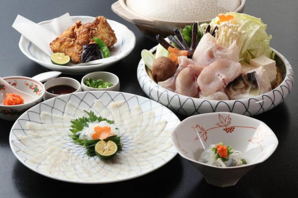 ふぐコース  厳選した虎河豚を使用しております