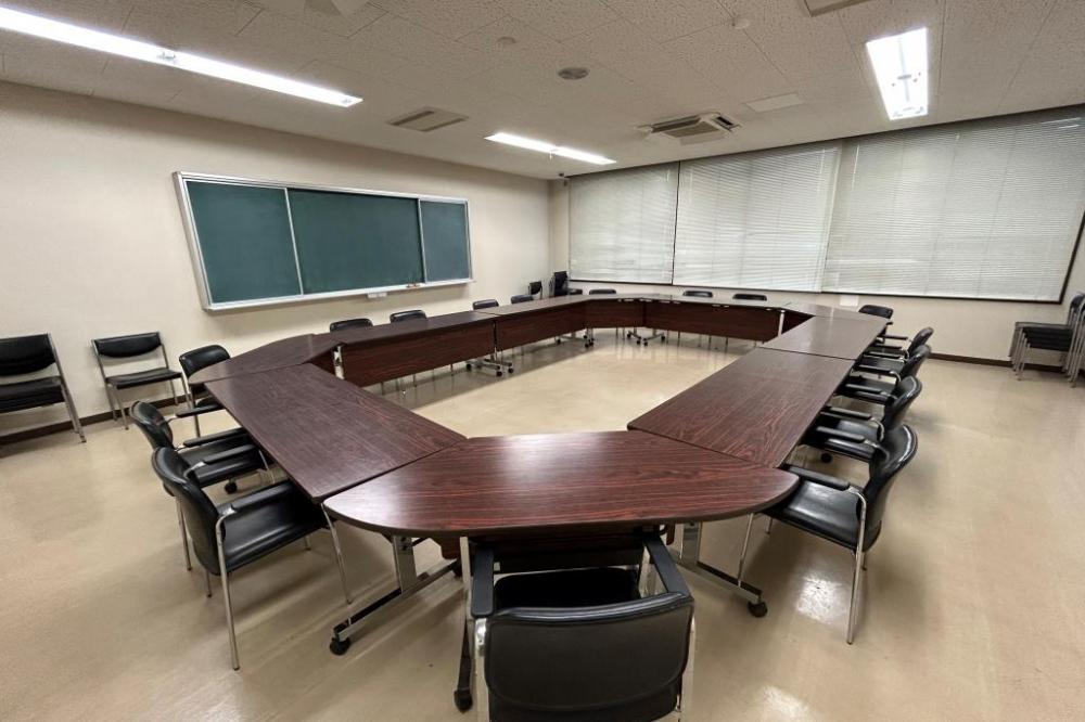 野球場第二会議室