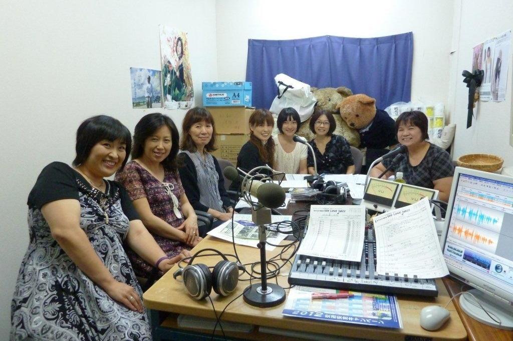 ラジオ収録時の写真です（ＦＭおかざきにて）