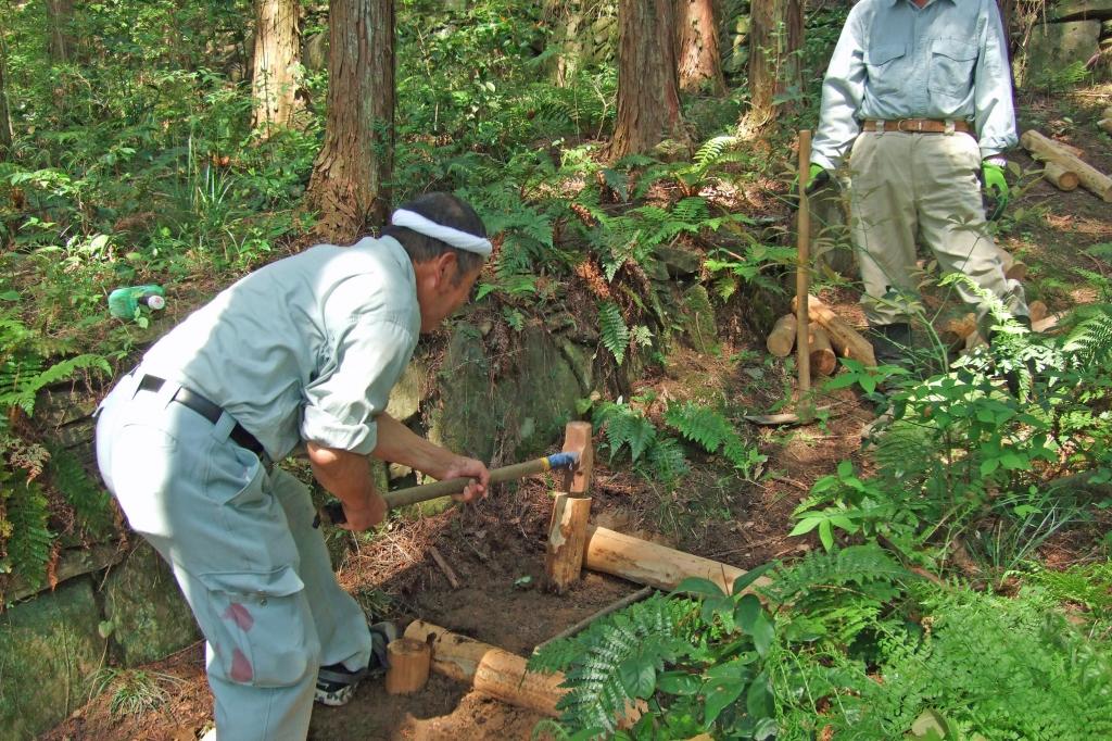 散策路の階段補修