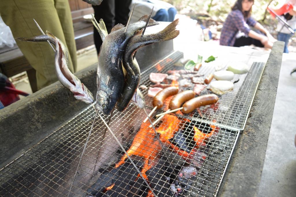 くらがり渓谷 マス釣り・マスつかみ