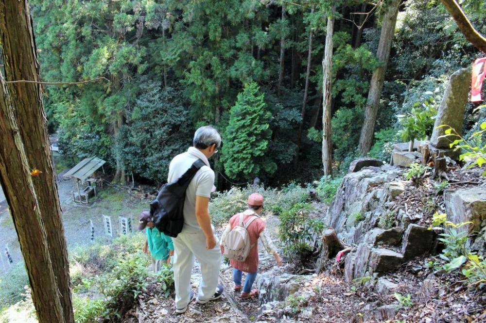 終点間近…しかしそこも険しい岩場…最後の試練か