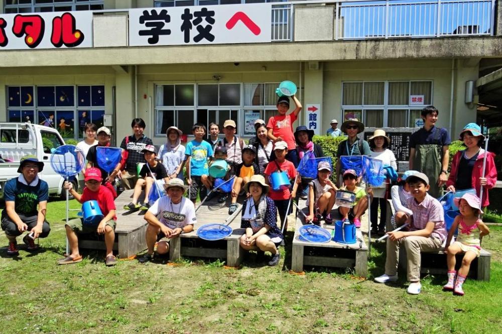 目指せ「ホタル博士」を合言葉に、色んな体験を通して自然を学びます