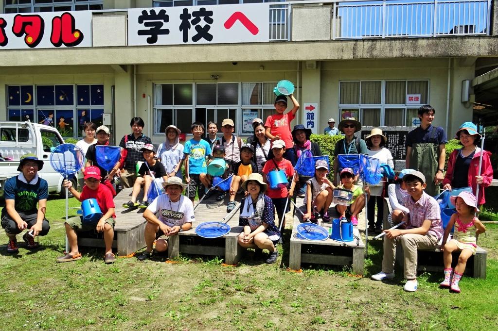 目指せ「ホタル博士」を合言葉に、色んな体験を通して自然を学びます
