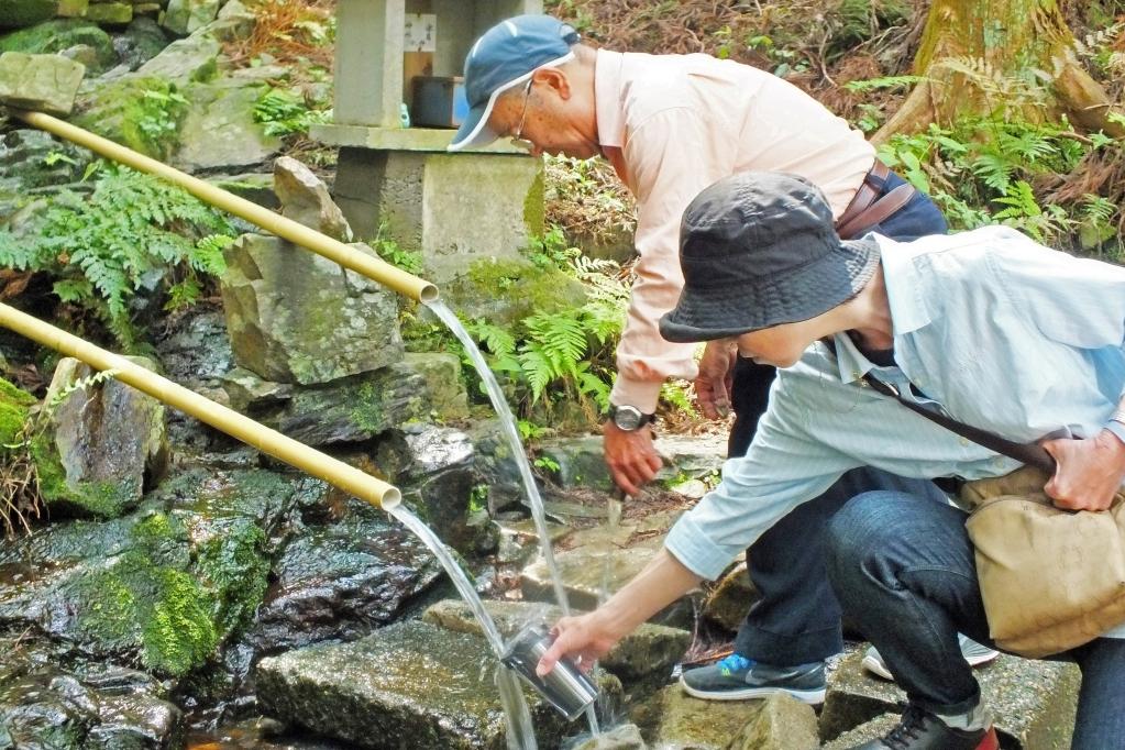 名水百選選抜総選挙「秘境部門」で見事第１位に輝いた鳥川の湧水