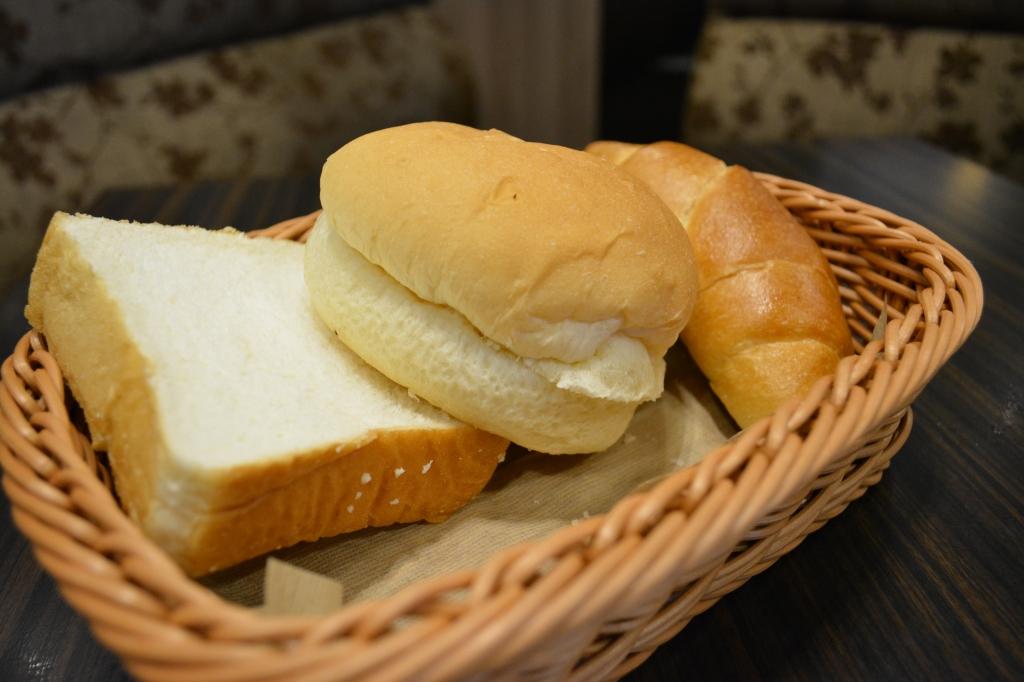 パン・トースト各種　各190円