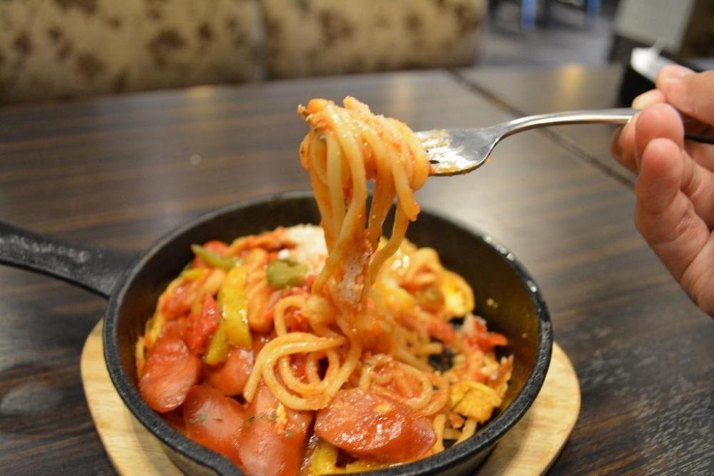 幻の横濱ナポリタン　890円