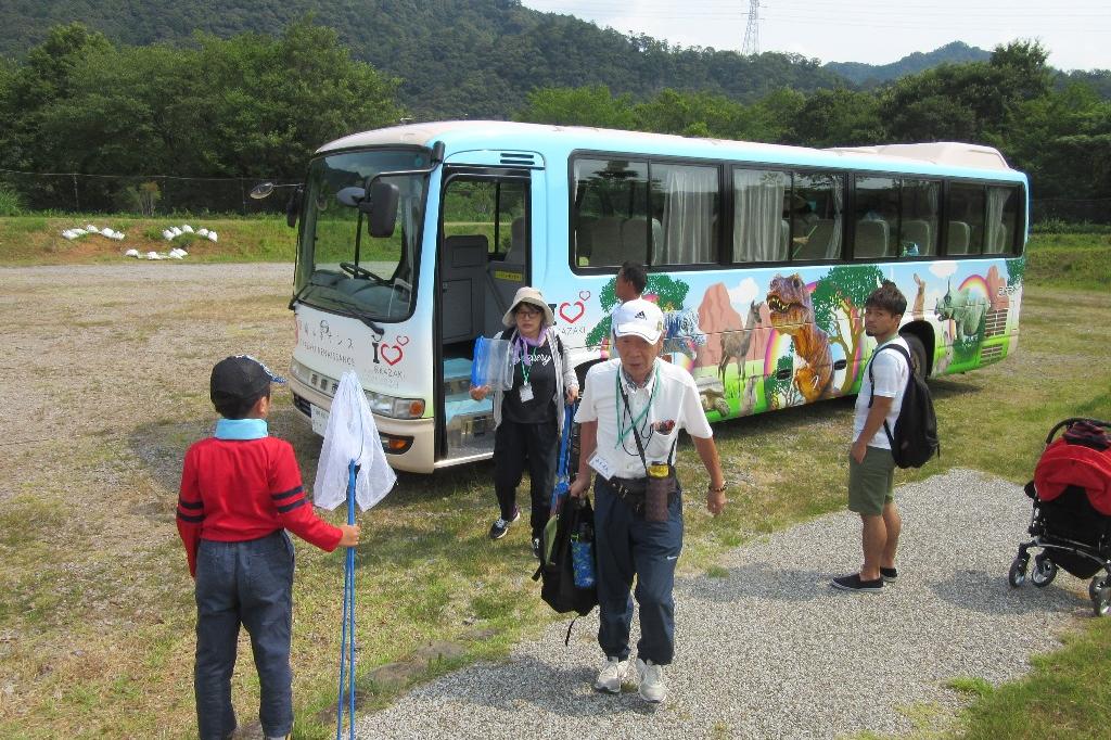 市のバスで移動