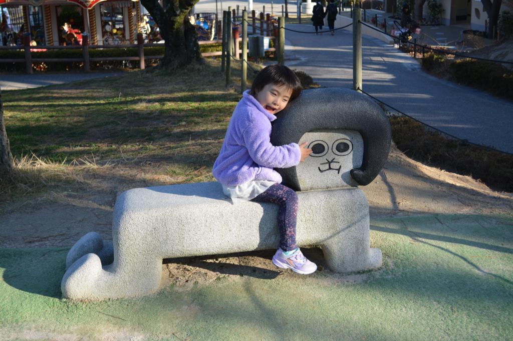 オカザえもんベンチ 見どころ 施設紹介 南公園 岡崎おでかけナビ 岡崎市観光協会公式サイト