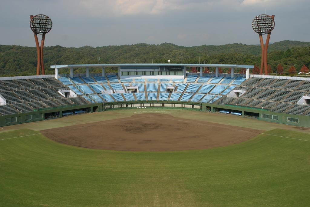 野球場(岡崎レッドダイヤモンドスタジアム)|各種施設のご案内 野球場(岡崎レッドダイヤモンドスタジアム)|各種施設のご案内