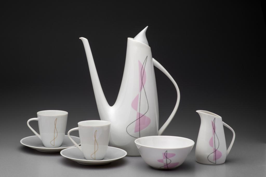 ヤロスラフ・イェジェク、コーヒーセット《ダグマル》、1960年、チェコ国立プラハ工芸美術館蔵