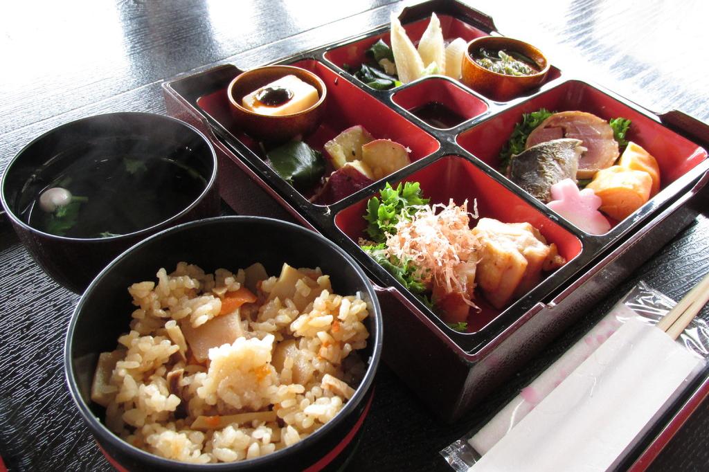 春の特別メニュー「竹の子弁当（限定・予約不可)」4月中旬～5月末