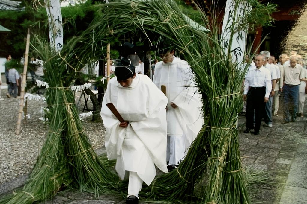 伊賀八幡宮「夏越の大祓い・輪くぐり神事」