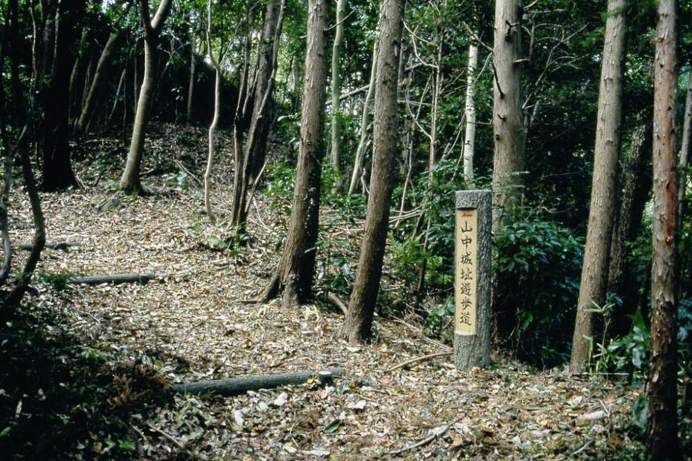 山中城登り口