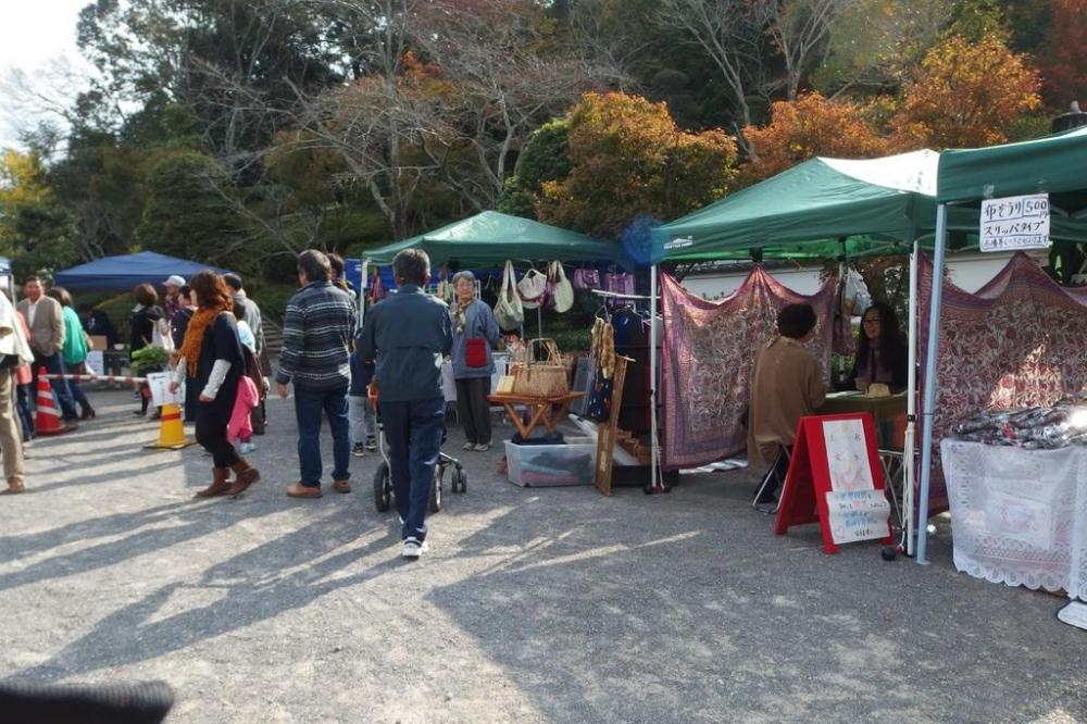 陣屋てづくり市（いちごの会）開催