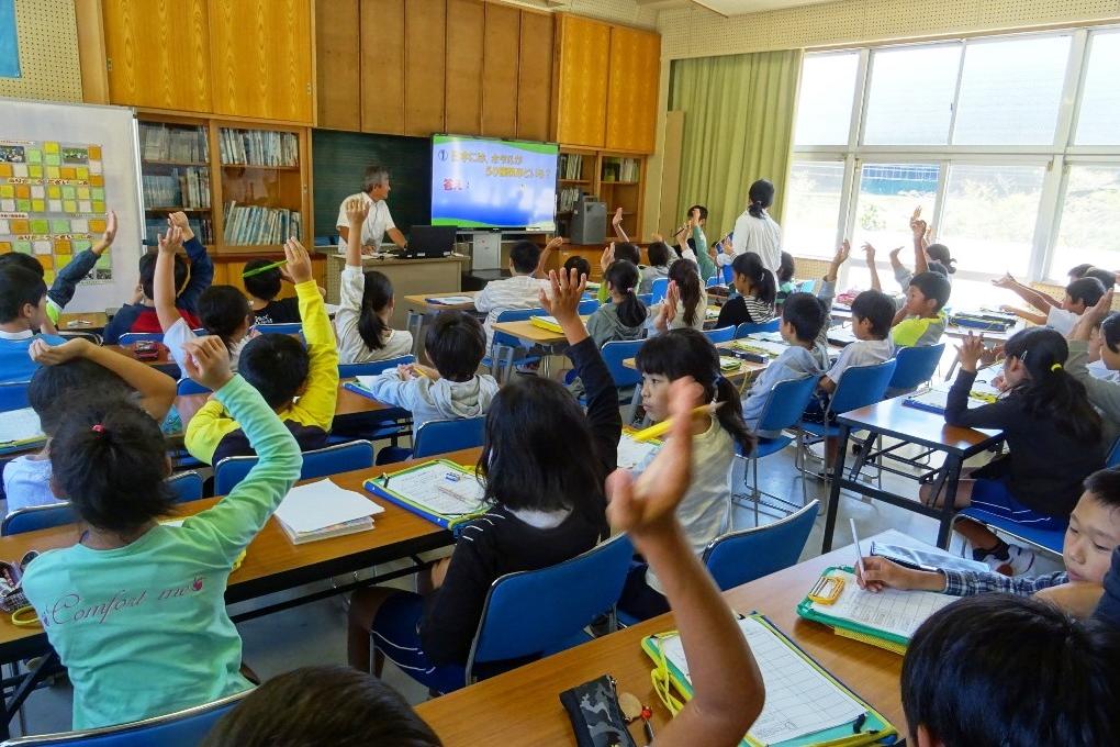 ホタル学校で環境教室