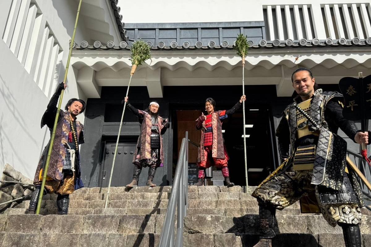 岡崎城すす払い　