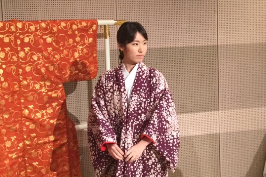 気分はお姫様？武将と記念撮影
