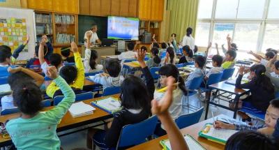 ホタル学校で環境教室