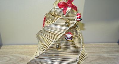 むらさき麦でホタル籠のクリスマスツリー