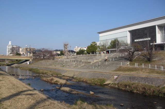 図書館交流プラザLibra