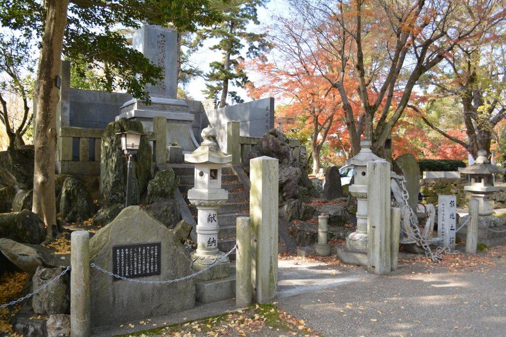 龍城神社