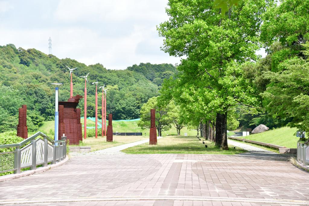 としみつマンホール（中央総合公園）