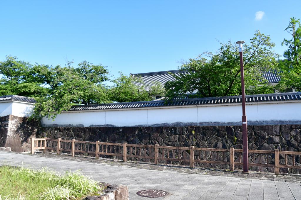 りょうマンホール（岡崎城公園）