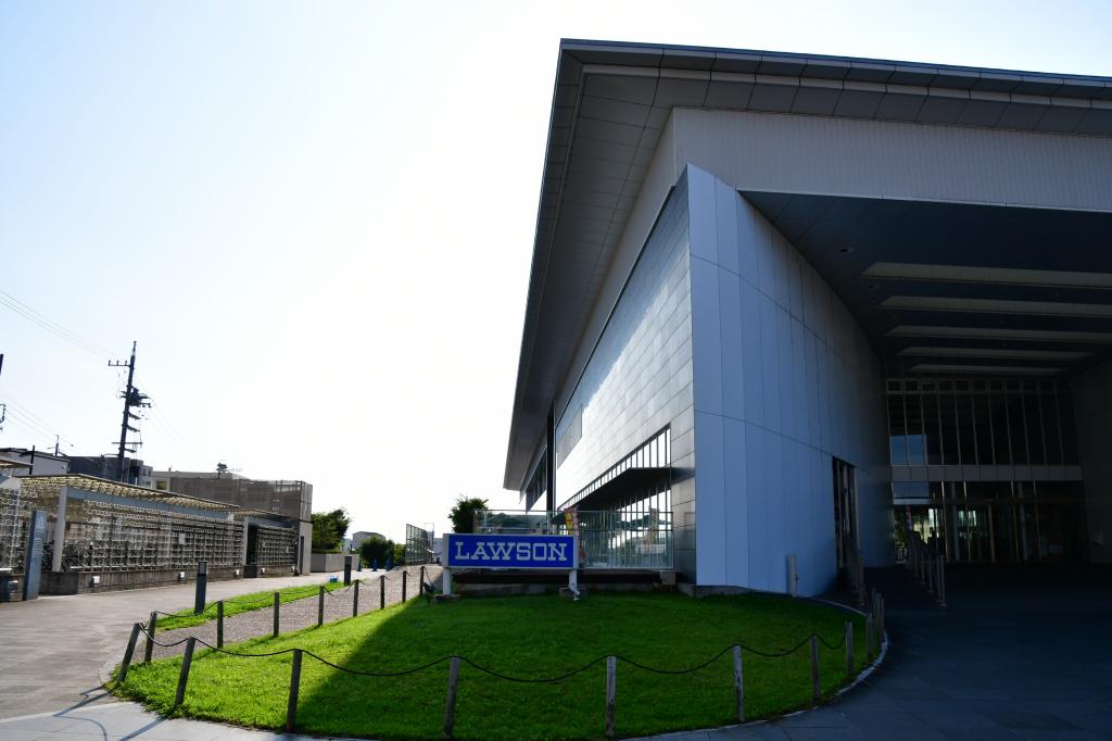 しばゆーマンホール（岡崎市図書館交流プラザりぶら）