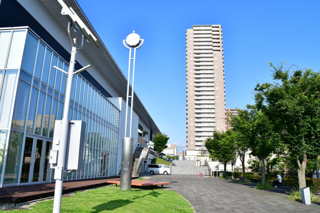 しばゆーマンホール（岡崎市図書館交流プラザりぶら）