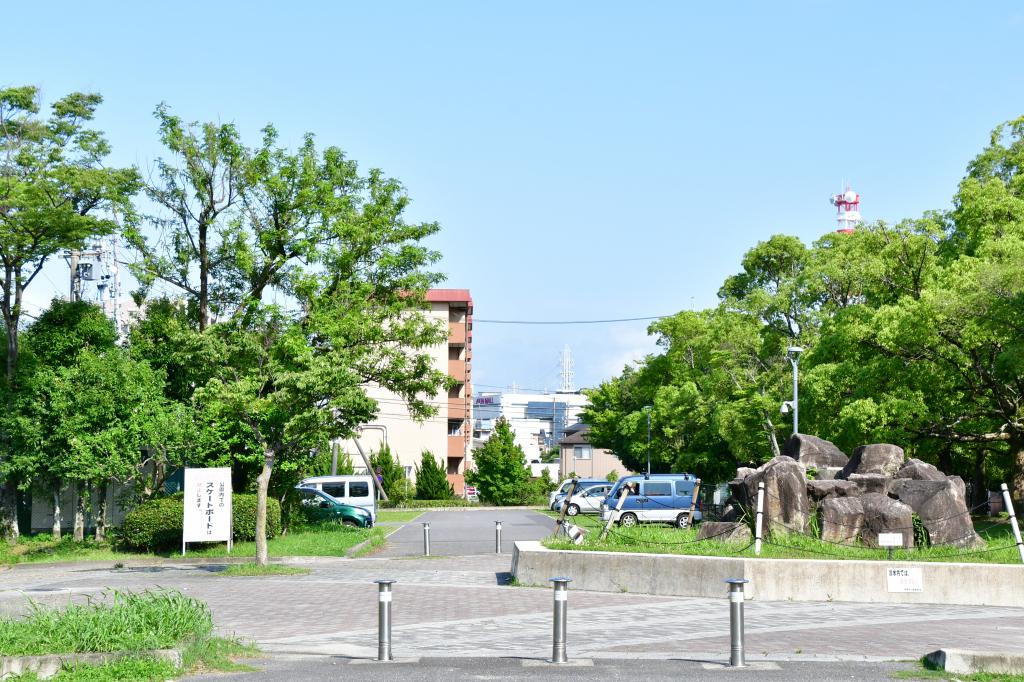 てつやマンホール（六名公園）
