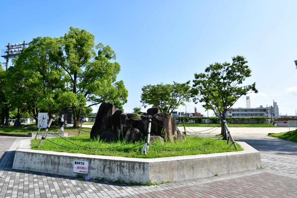てつやマンホール（六名公園）