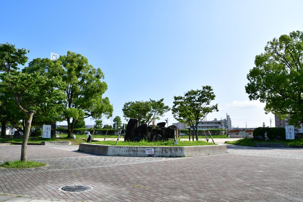 てつやマンホール（六名公園）