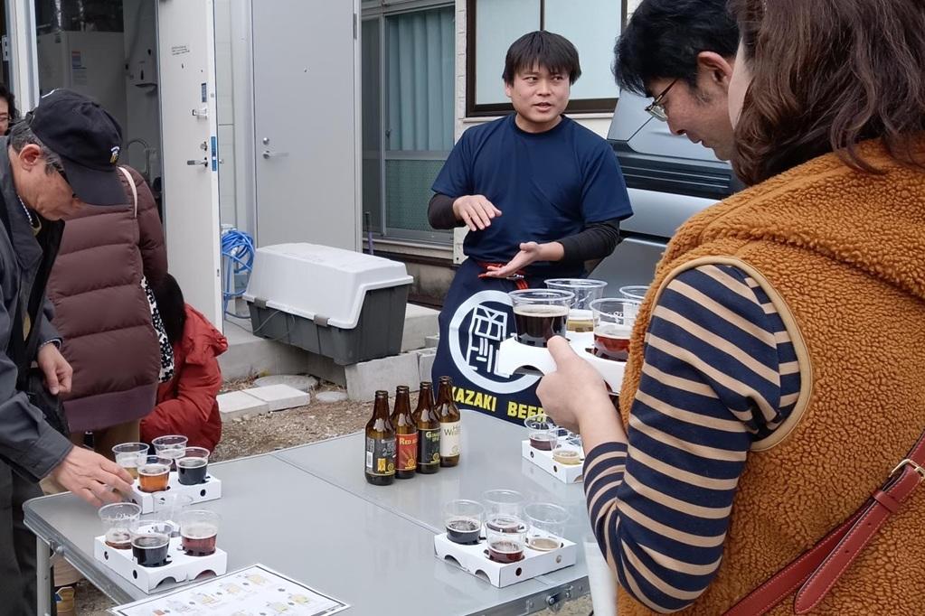 試飲（昨年の様子）※当日ご試飲は少量です