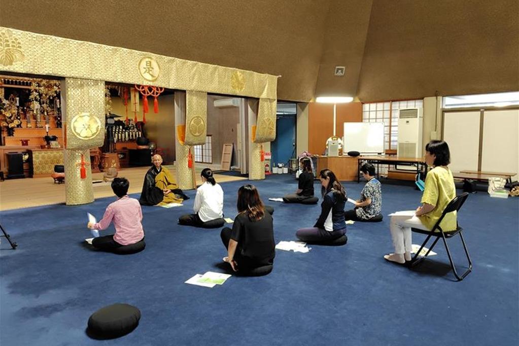 いす坐禅など無理せずご参加可能です
