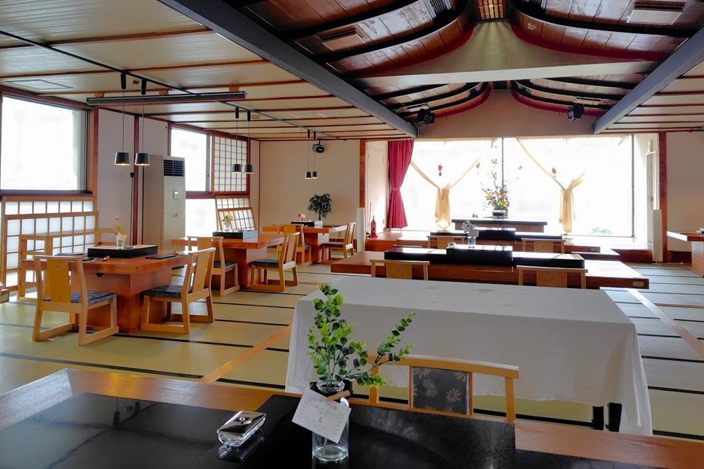 西浦温泉 姫宿 花かざし：三河湾を望むお部屋でのご昼食